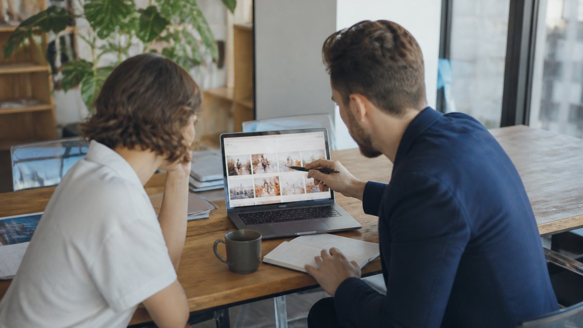 Créer une agence de personal branding : positionnement, offres et méthode pour signer ses premiers clients